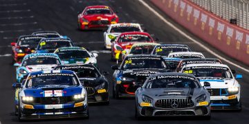 The start of a GT4 Australia race at Mount Panorama in 2024.