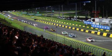 Supercars at Sydney Motorsport Park.