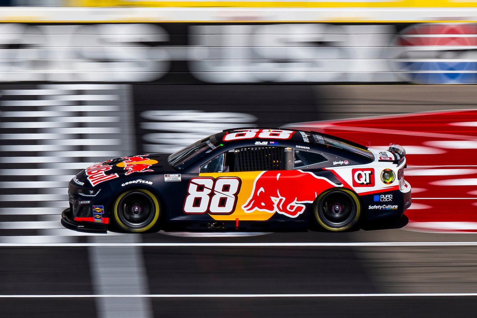Shane van Gisbergen failed to finish the NASCAR Cup Series race at Las Vegas Motor Speedway.