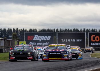 The start of a Supercars race at the 2024 Tasmania SuperSprint.