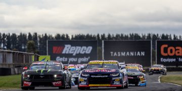 The start of a Supercars race at the 2024 Tasmania SuperSprint.