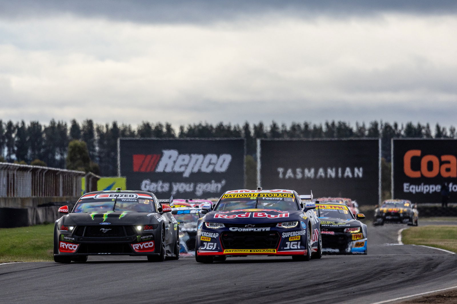 The start of a Supercars race at the 2024 Tasmania SuperSprint.