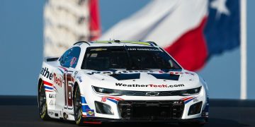 Shane van Gisbergen in the #16 Kaulig Racing Chevrolet Camaro at Circuit of the Americas.