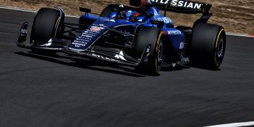 Williams has been fined AUD $17,000 after officials found it had breached regulations designed to monitor flexible wings. Image: XPB Images.
